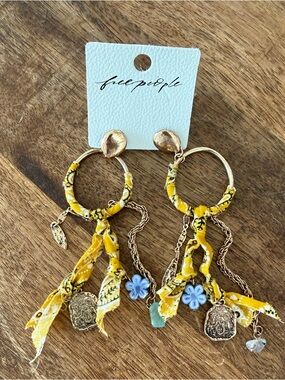 NWT Free People Juniper Hoop Earrings in Yellow O/S